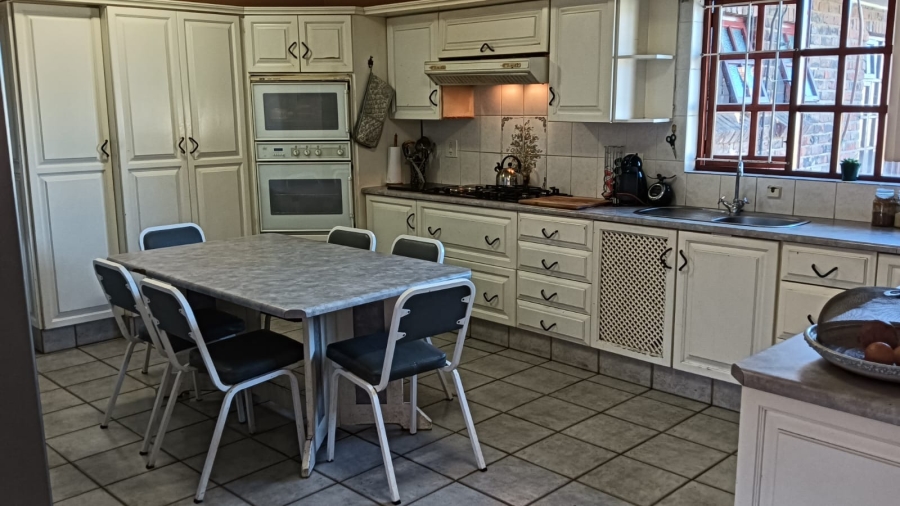 4 Bedroom Property for Sale in Dorchester Heights Eastern Cape